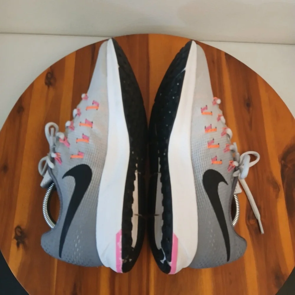 Nike Zoom Pegasus 33 Womens 11 Grey Running Shoes Sneakers 831356-006